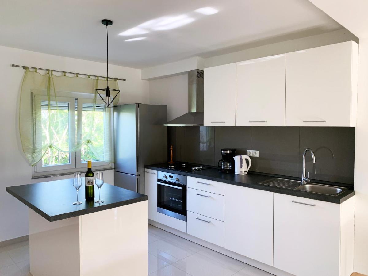 New Apartment Ema II Vrh  Екстериор снимка